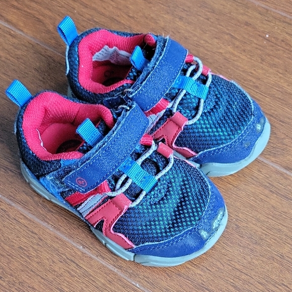 Stride Rite Sneakers - Picture 2 of 5
